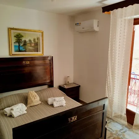 Le Signorine * קאסטלמארה דל גולפו